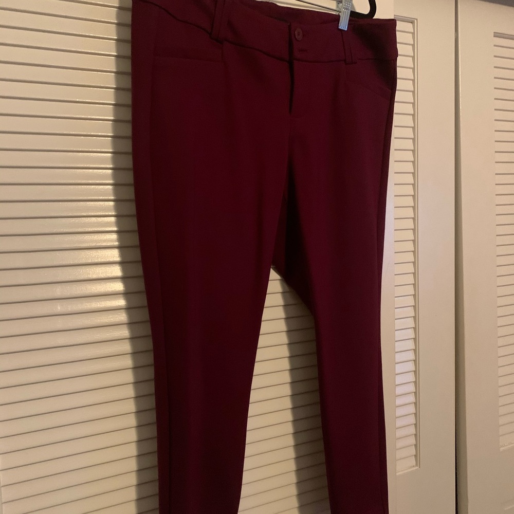 Maroon leggings